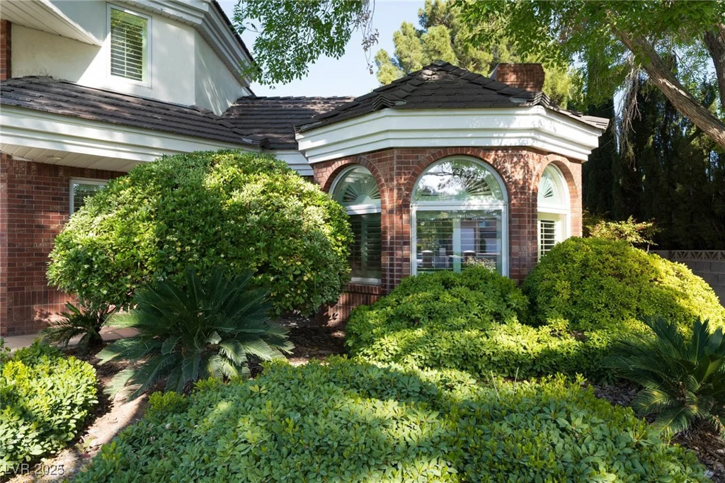 5860 Campbell, Las Vegas, NV 89149