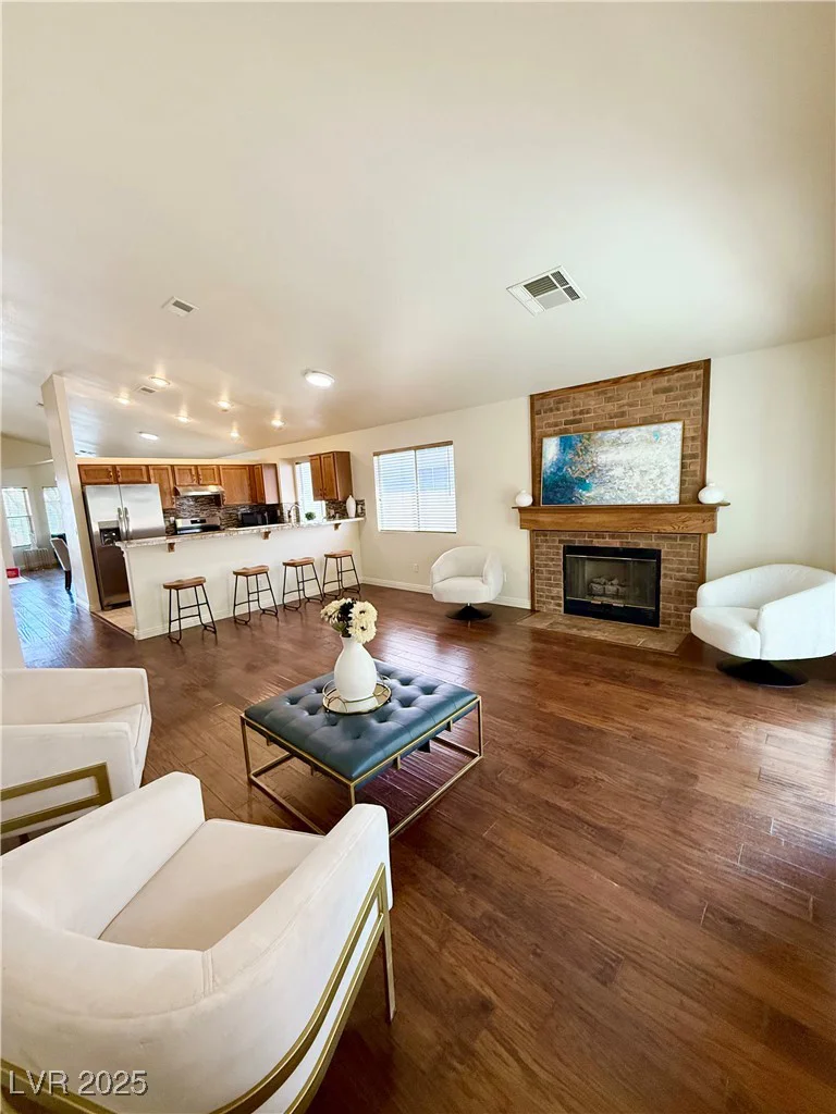 7821 Desert Bell, Las Vegas, NV 89128