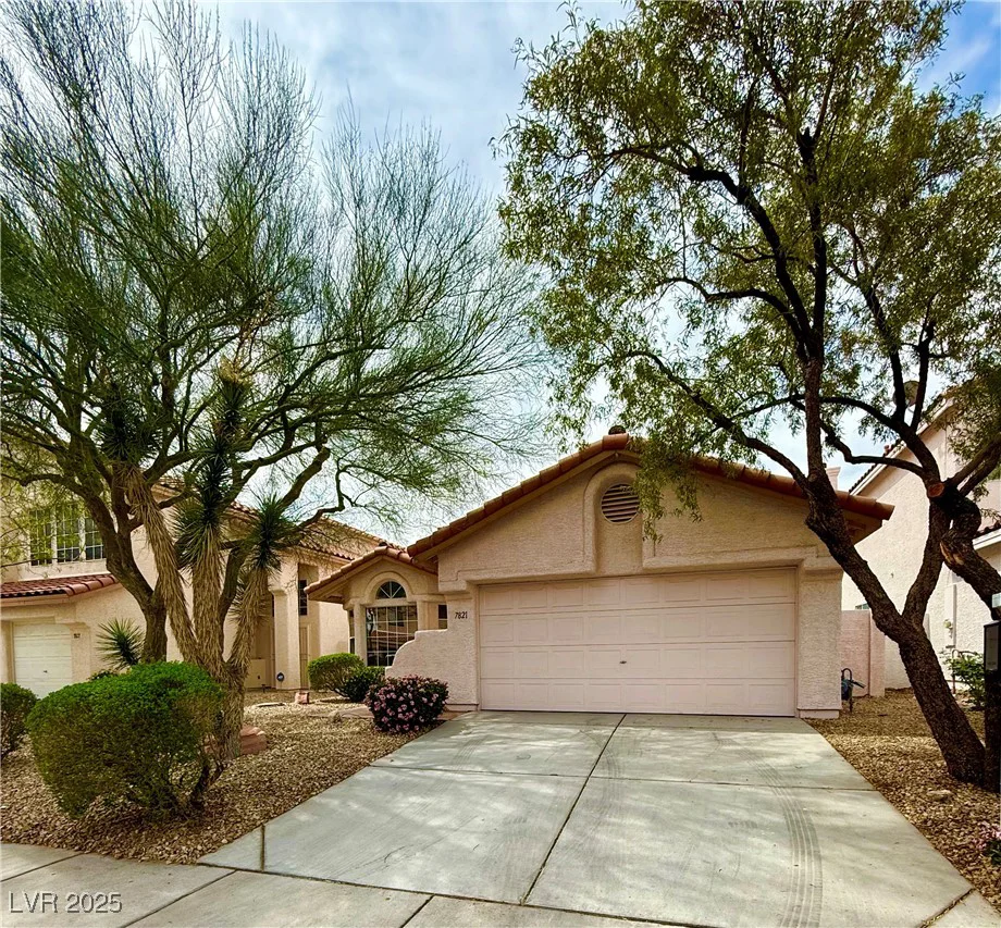 7821 Desert Bell, Las Vegas, NV 89128