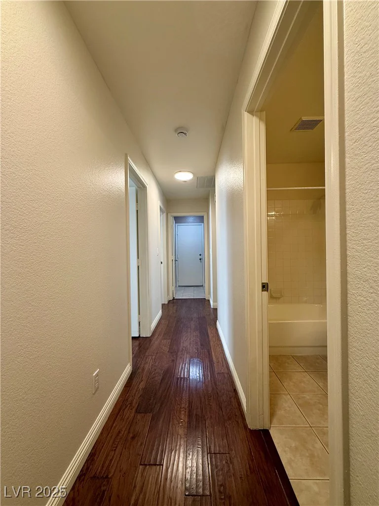 7821 Desert Bell, Las Vegas, NV 89128