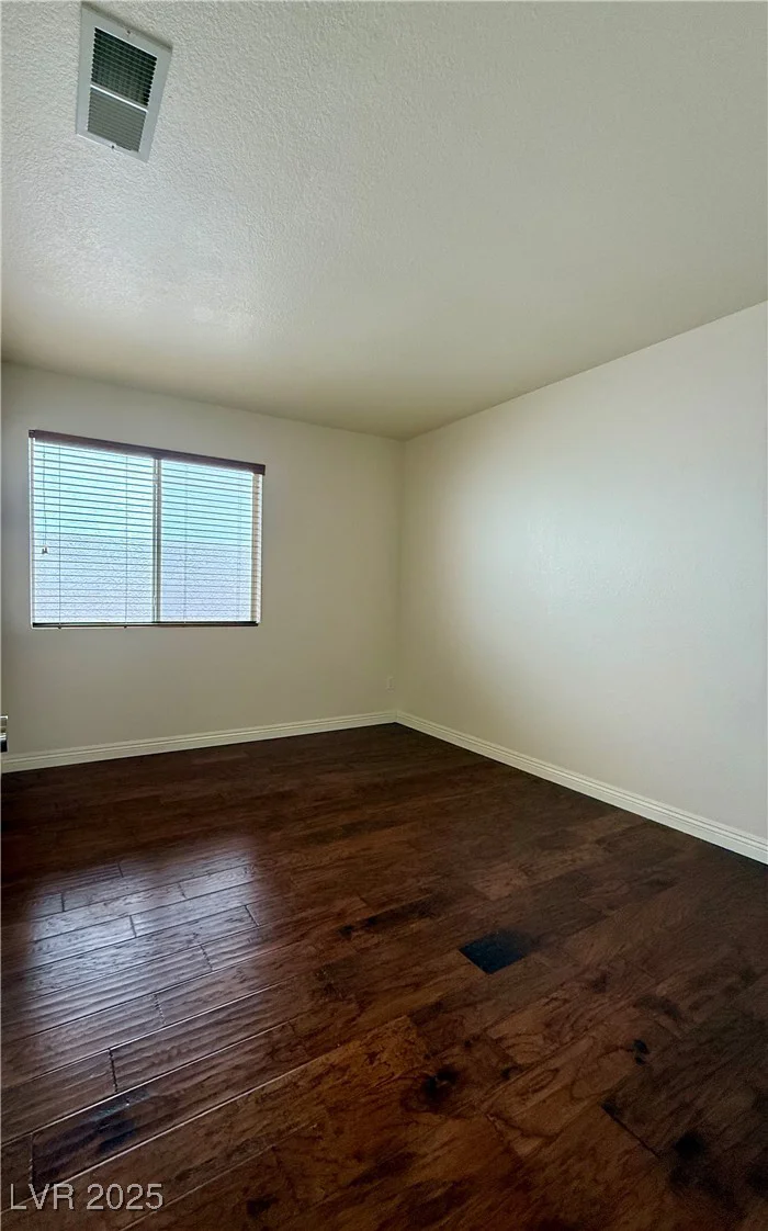 7821 Desert Bell, Las Vegas, NV 89128