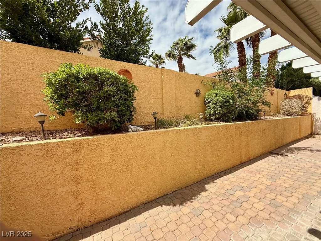 7821 Desert Bell, Las Vegas, NV 89128