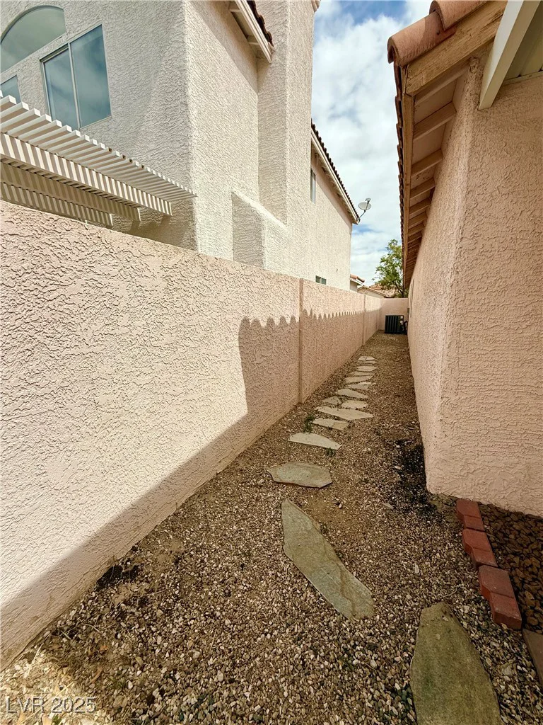 7821 Desert Bell, Las Vegas, NV 89128