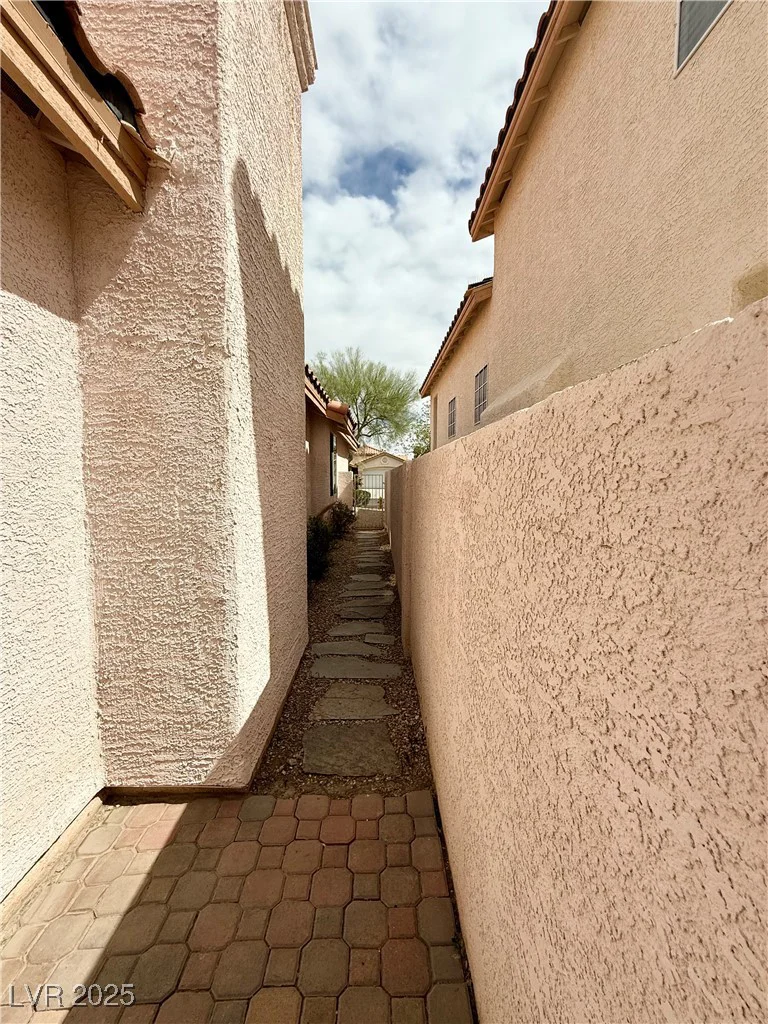 7821 Desert Bell, Las Vegas, NV 89128