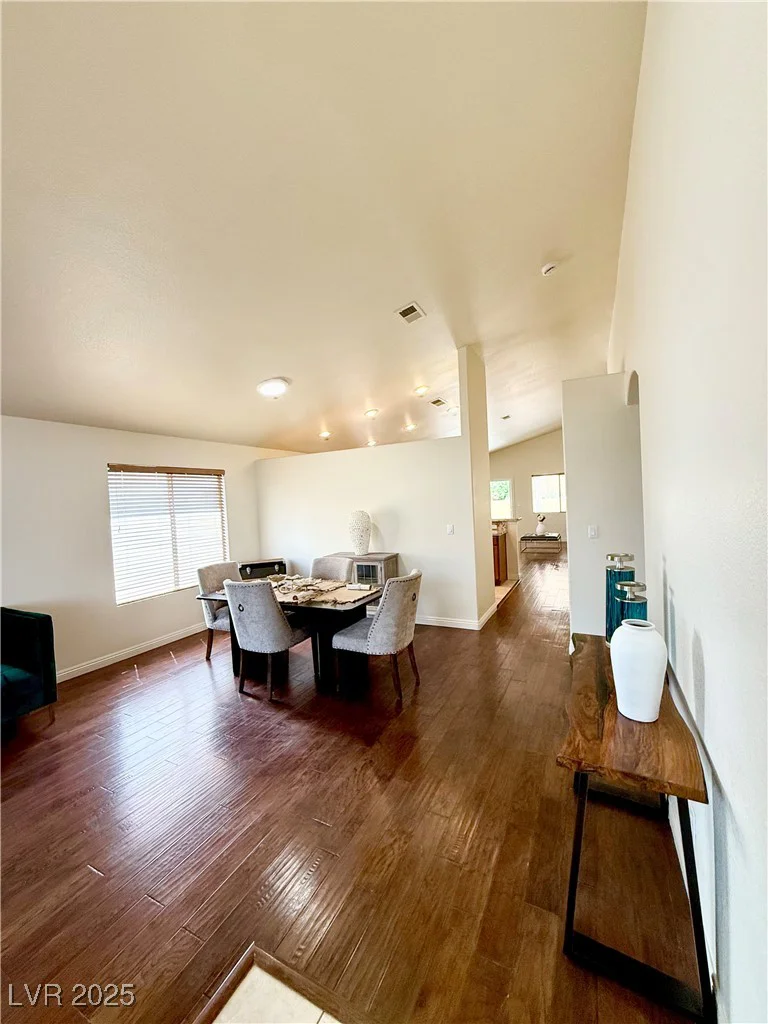 7821 Desert Bell, Las Vegas, NV 89128
