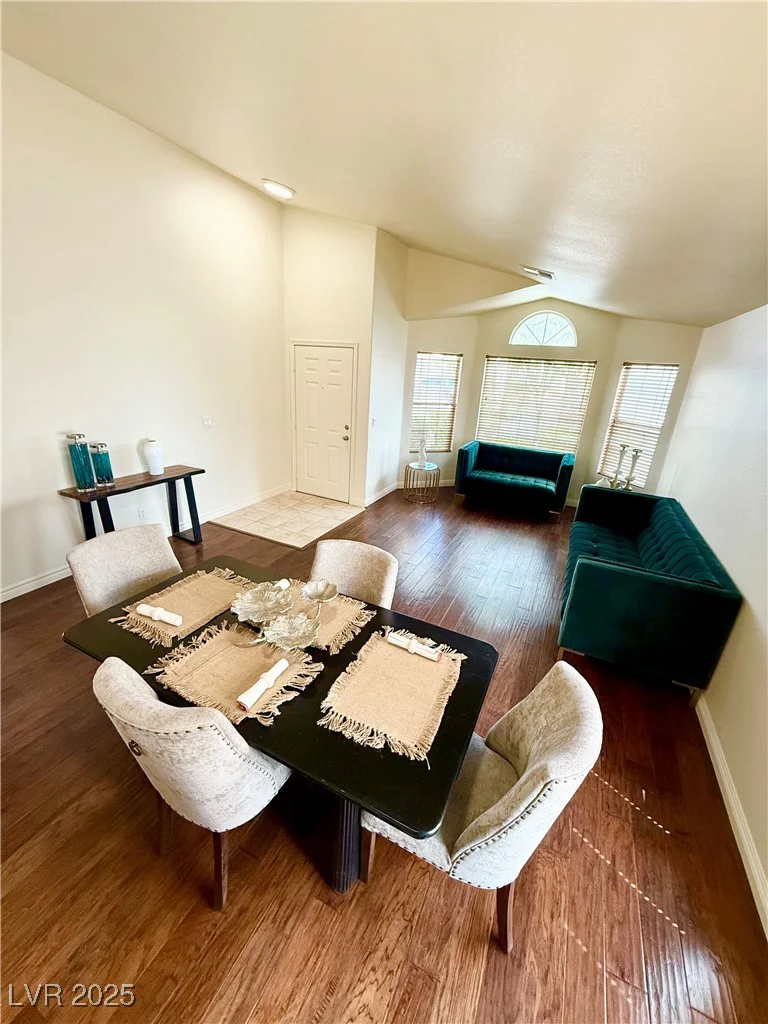7821 Desert Bell, Las Vegas, NV 89128