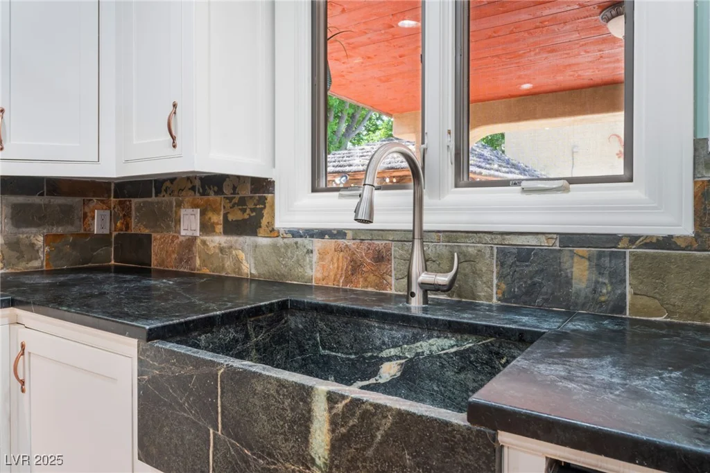 5312 Manuel, Las Vegas, NV 89149