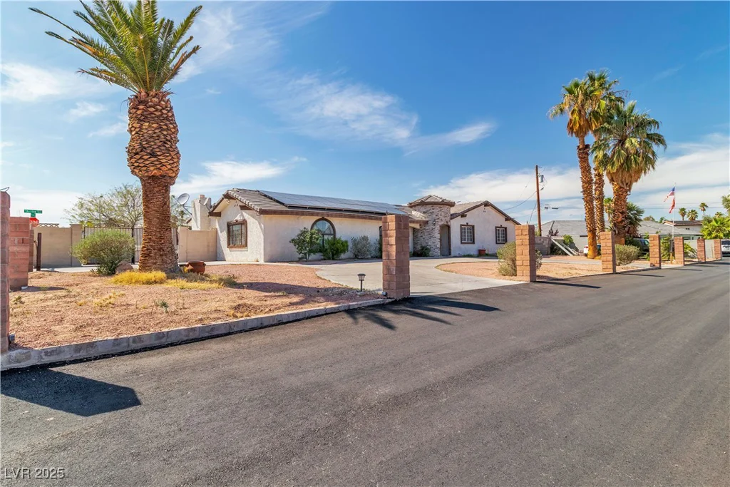 6882 Palmyra, Las Vegas, NV 89146