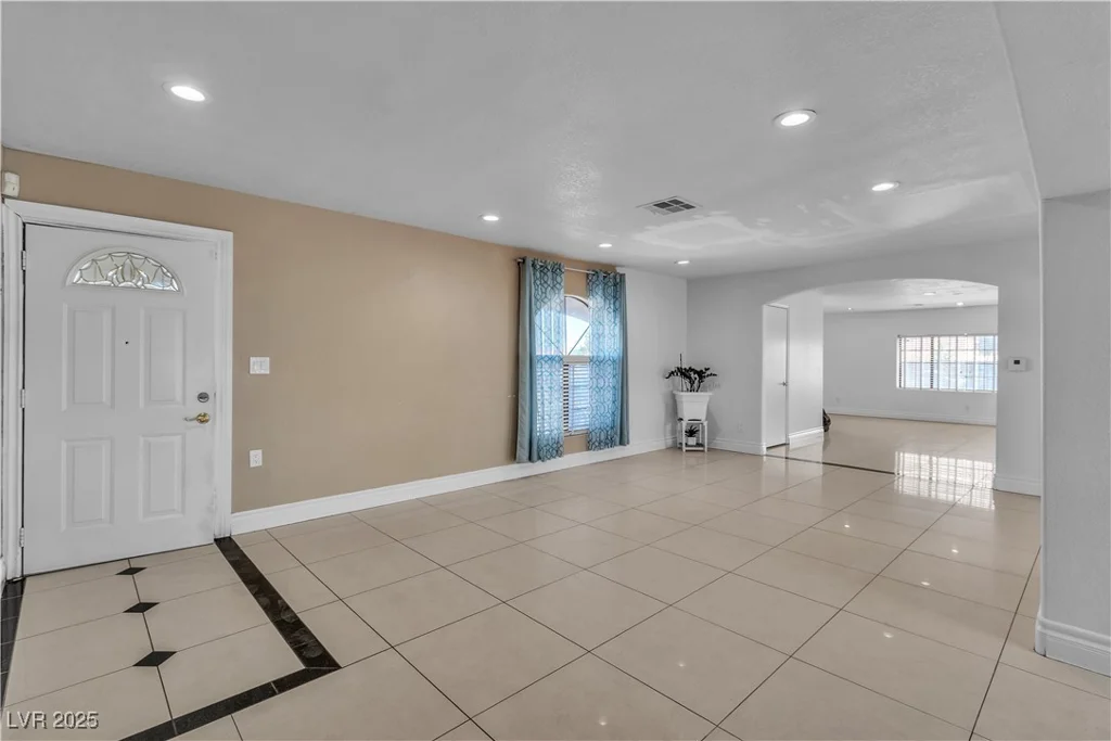 6882 Palmyra, Las Vegas, NV 89146