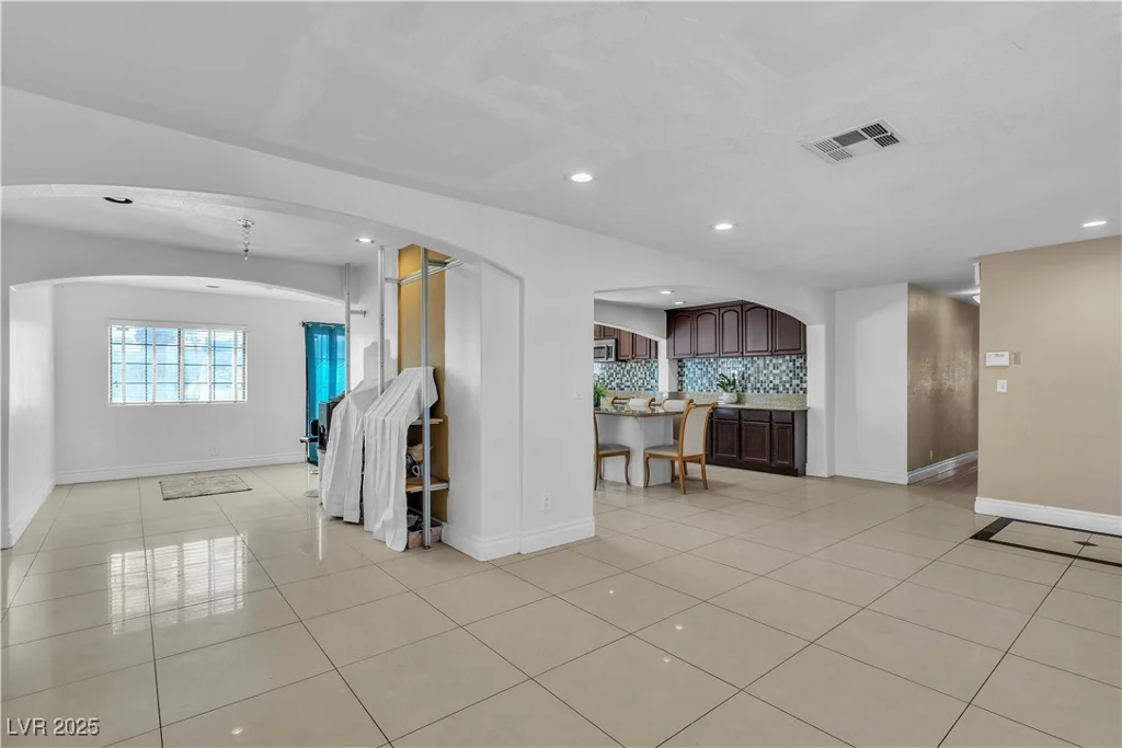 6882 Palmyra, Las Vegas, NV 89146