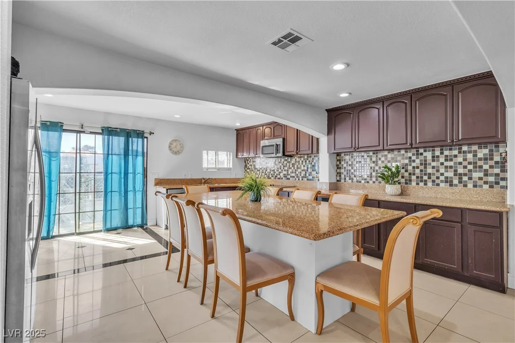 6882 Palmyra, Las Vegas, NV 89146