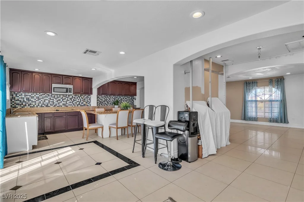 6882 Palmyra, Las Vegas, NV 89146