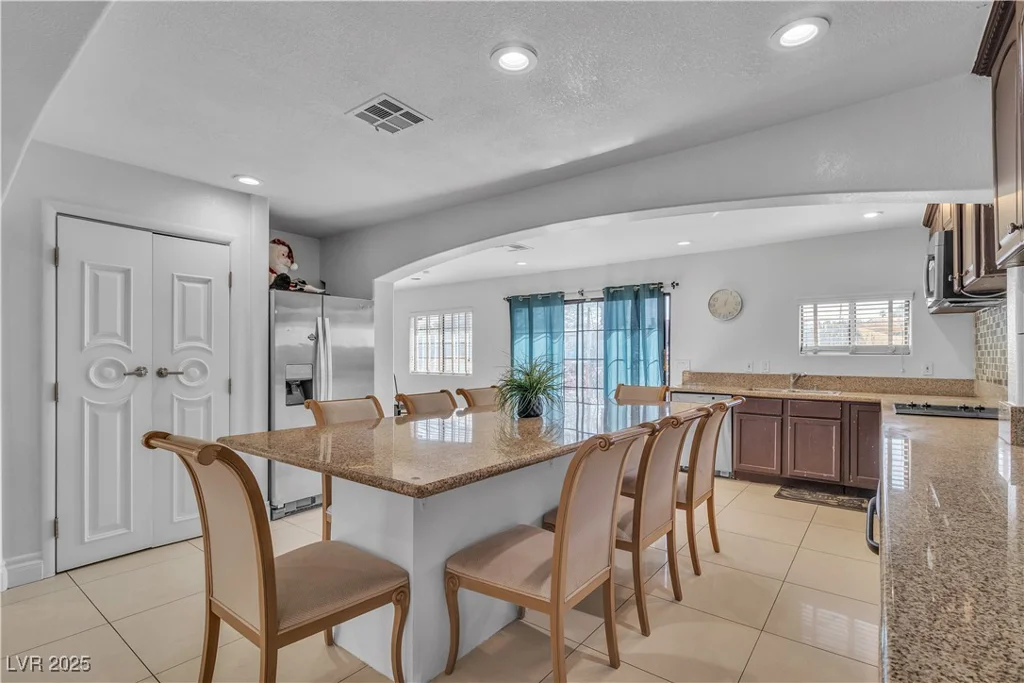 6882 Palmyra, Las Vegas, NV 89146