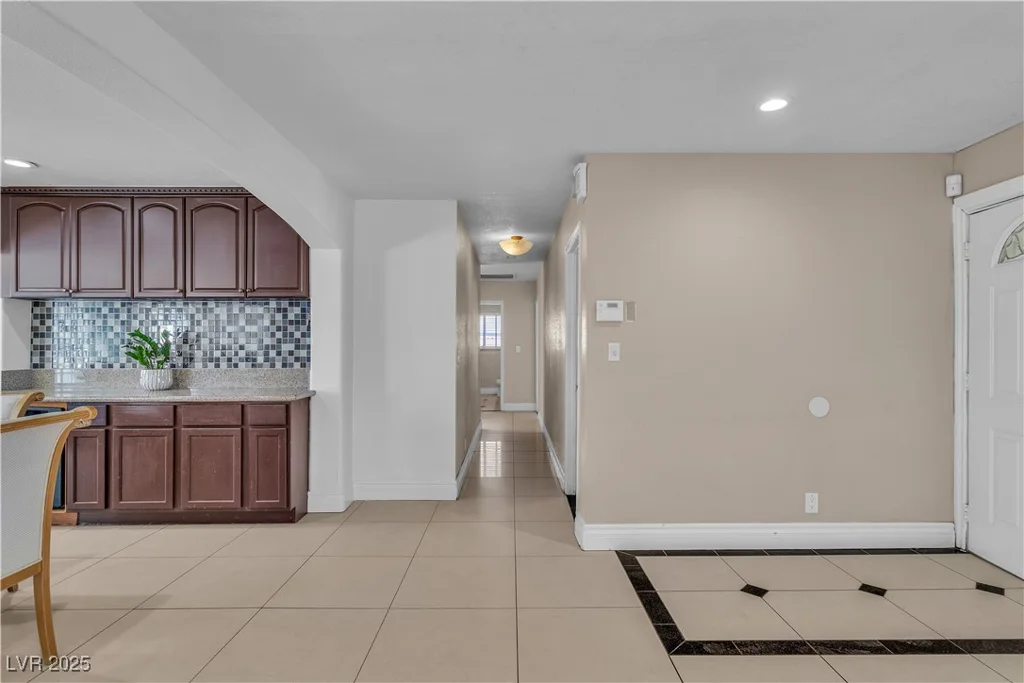 6882 Palmyra, Las Vegas, NV 89146