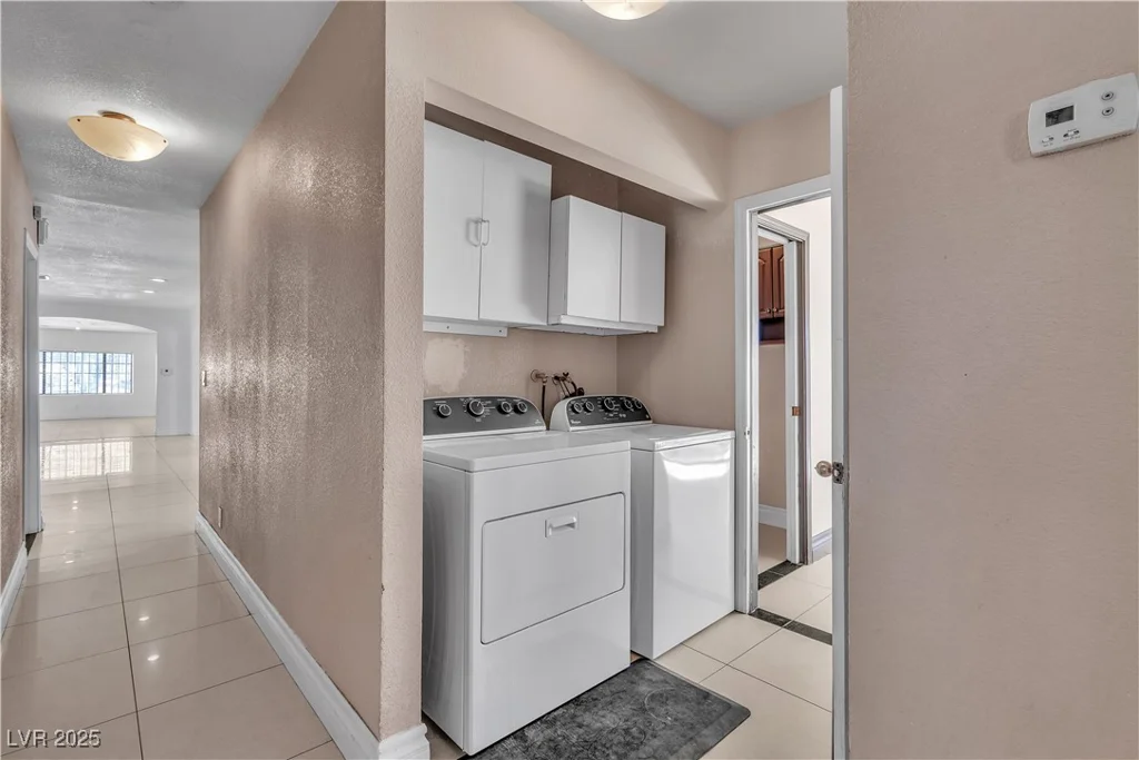 6882 Palmyra, Las Vegas, NV 89146