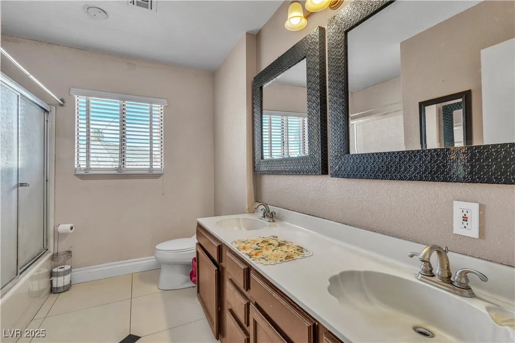 6882 Palmyra, Las Vegas, NV 89146