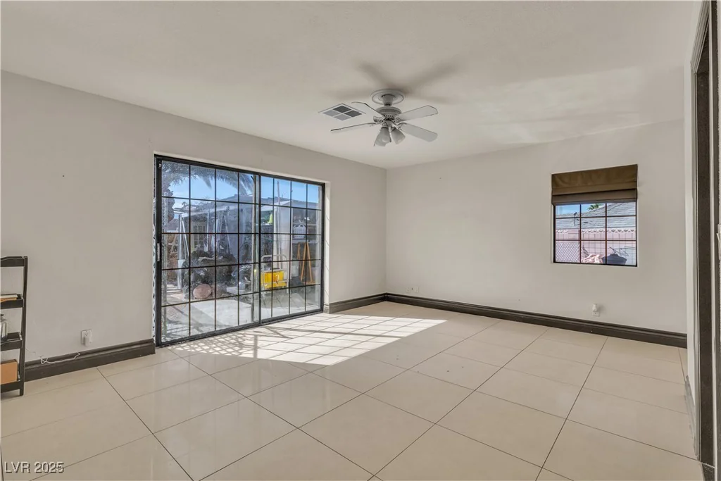 6882 Palmyra, Las Vegas, NV 89146
