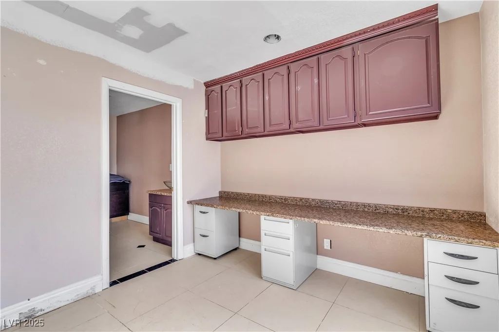6882 Palmyra, Las Vegas, NV 89146