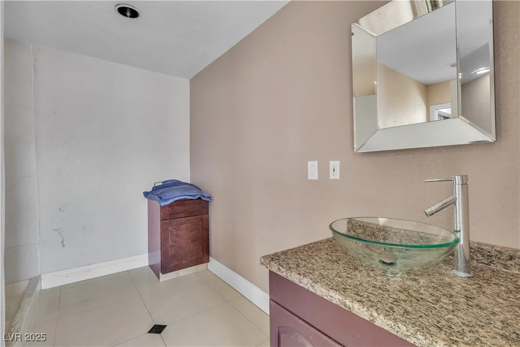6882 Palmyra, Las Vegas, NV 89146