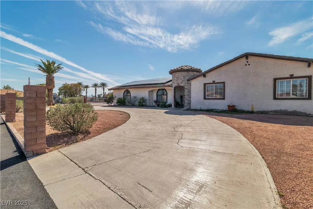 6882 Palmyra, Las Vegas, NV 89146