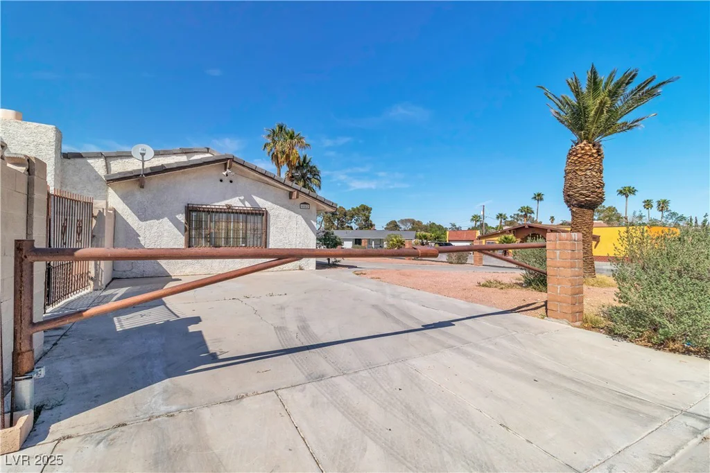 6882 Palmyra, Las Vegas, NV 89146