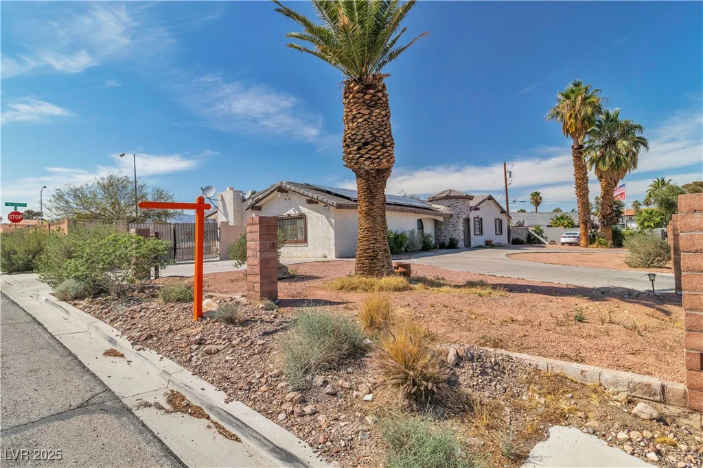 6882 Palmyra, Las Vegas, NV 89146