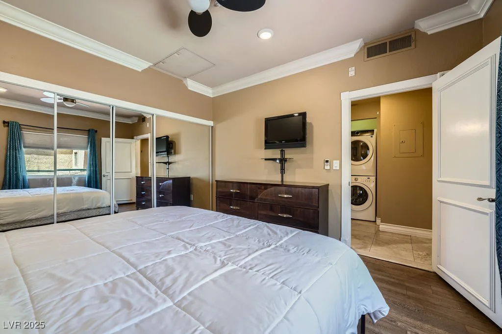 220 Flamingo, Las Vegas, NV 89169