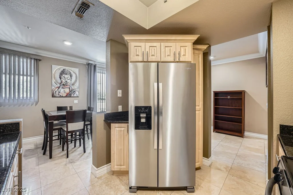 220 Flamingo, Las Vegas, NV 89169