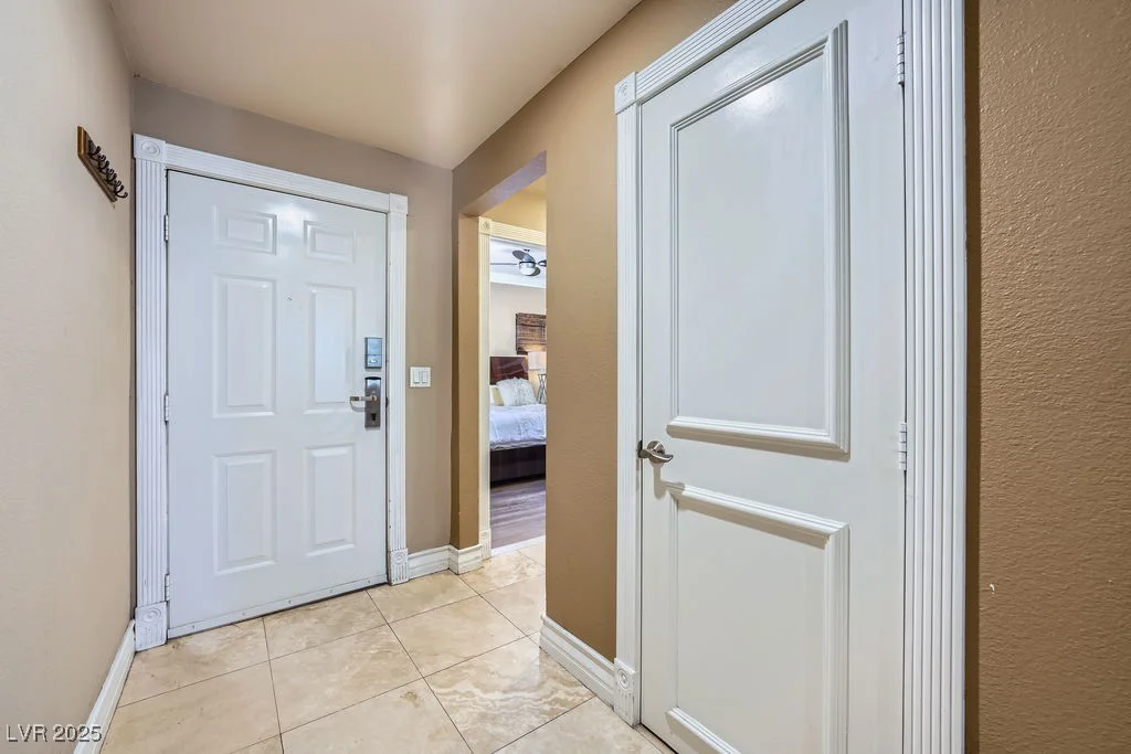 220 Flamingo, Las Vegas, NV 89169