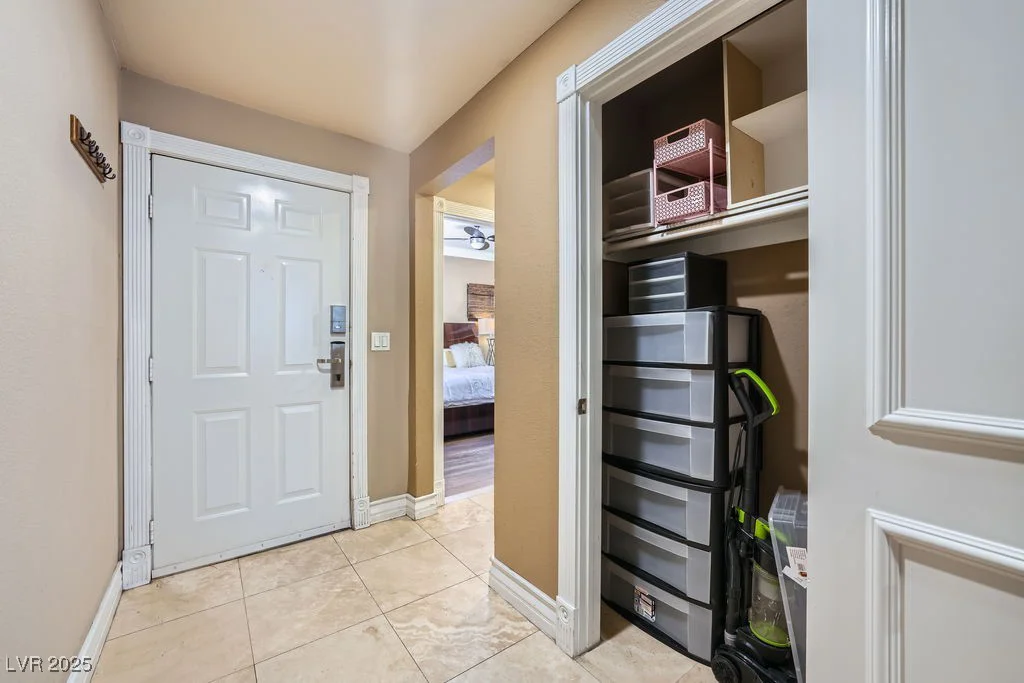 220 Flamingo, Las Vegas, NV 89169