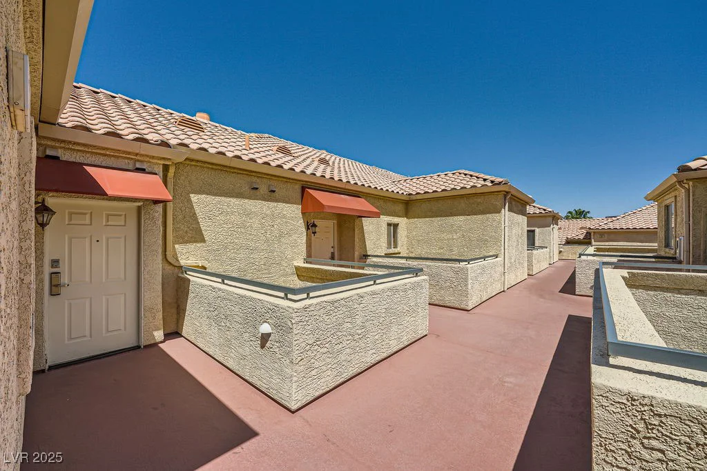 220 Flamingo, Las Vegas, NV 89169
