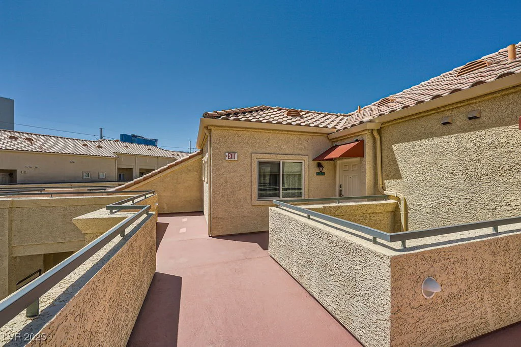 220 Flamingo, Las Vegas, NV 89169