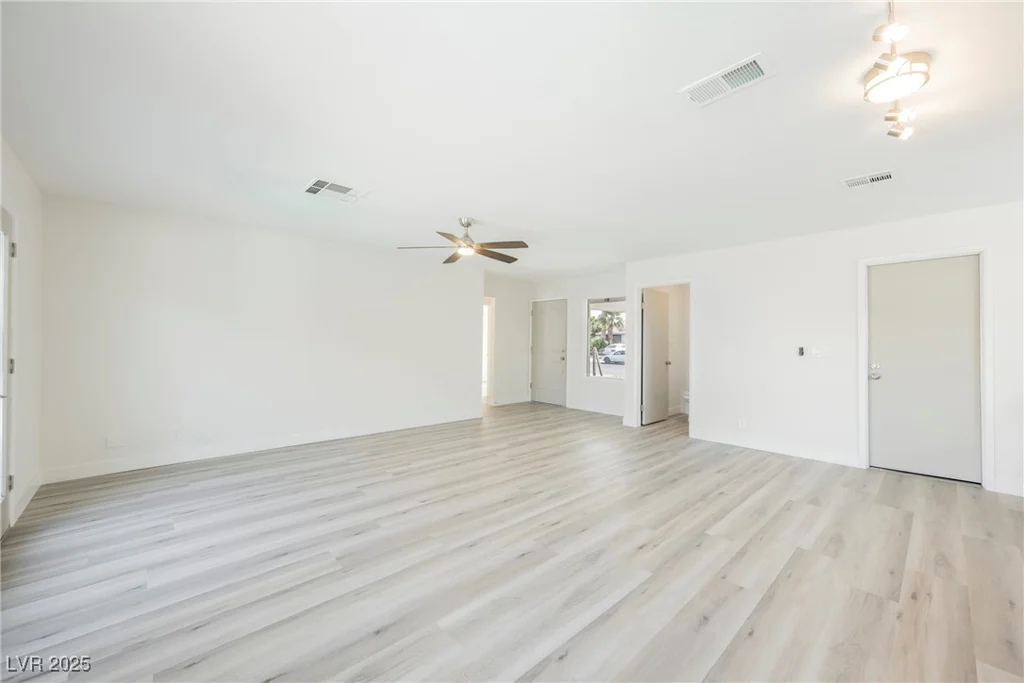 10 Yew, Las Vegas, NV 89110