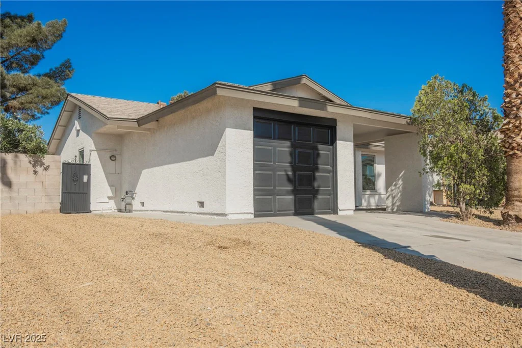 10 Yew, Las Vegas, NV 89110