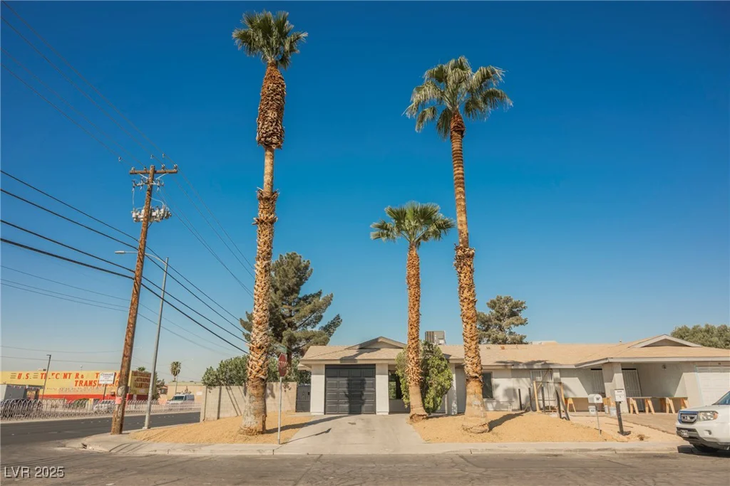 10 Yew, Las Vegas, NV 89110