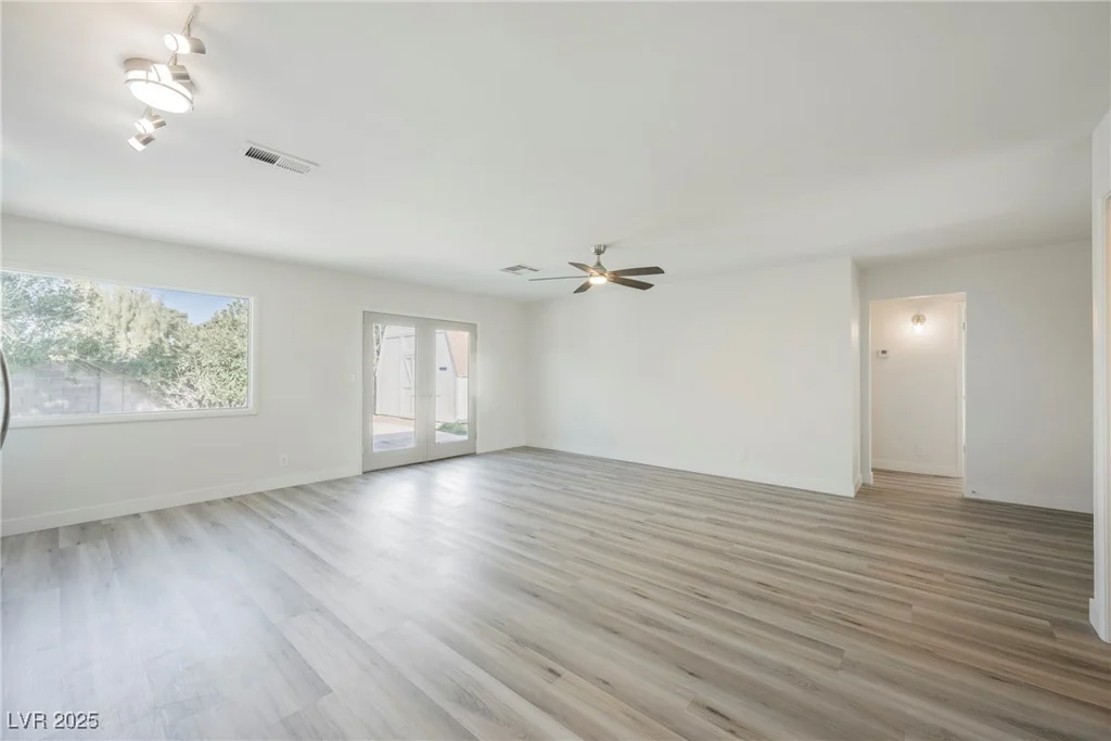 10 Yew, Las Vegas, NV 89110