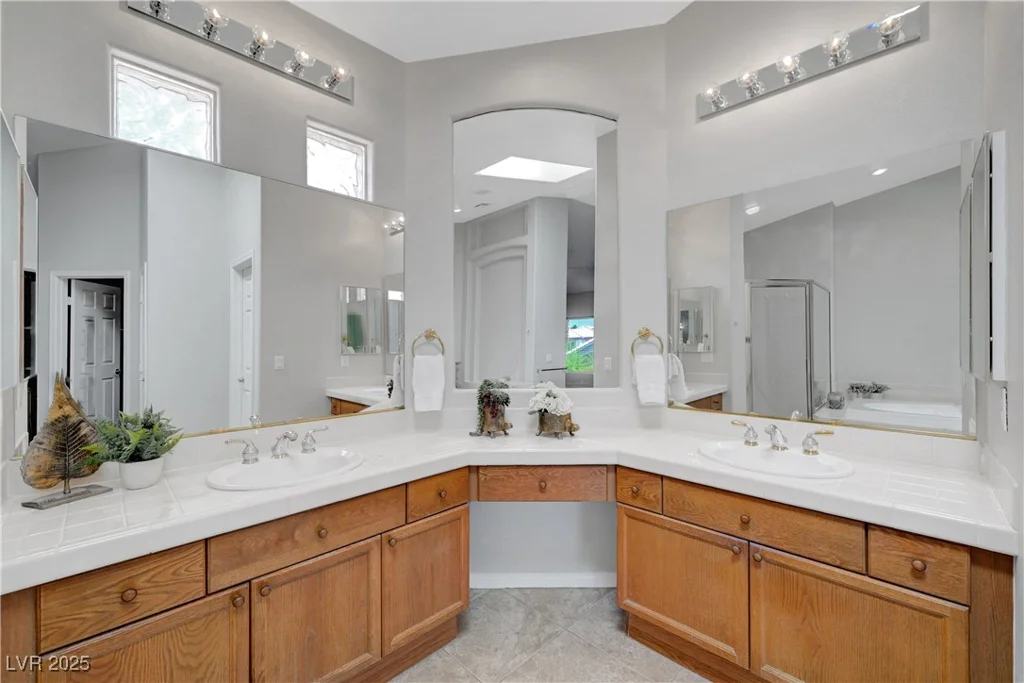 4651 Munich, Las Vegas, NV 89147