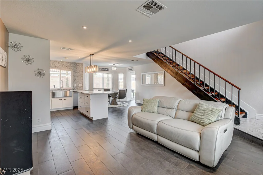 8636 Caribbean, Las Vegas, NV 89117
