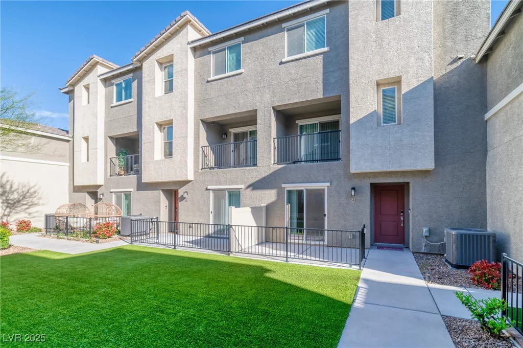 2843 Kona Blue, Las Vegas, NV 89183