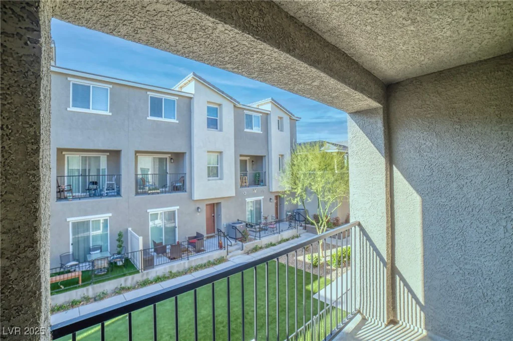 2843 Kona Blue, Las Vegas, NV 89183