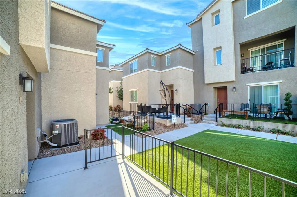 2843 Kona Blue, Las Vegas, NV 89183