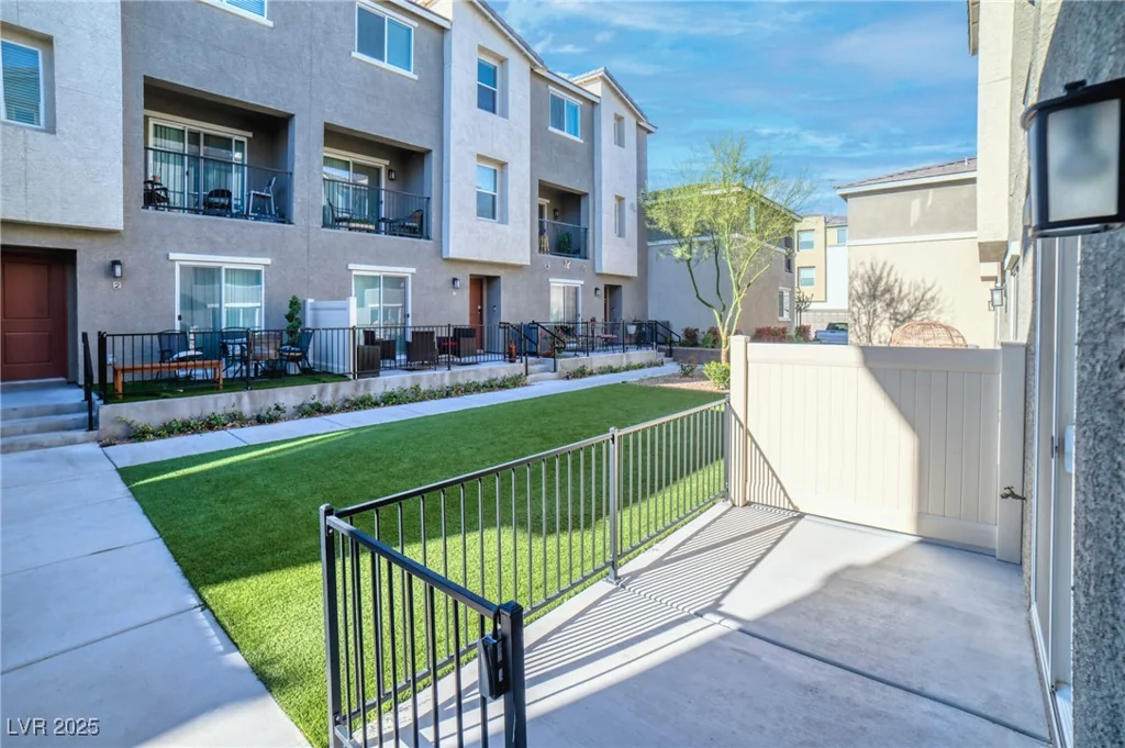 2843 Kona Blue, Las Vegas, NV 89183