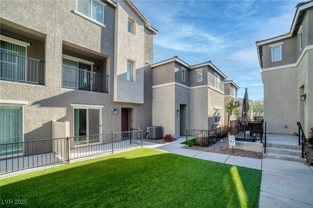 2843 Kona Blue, Las Vegas, NV 89183