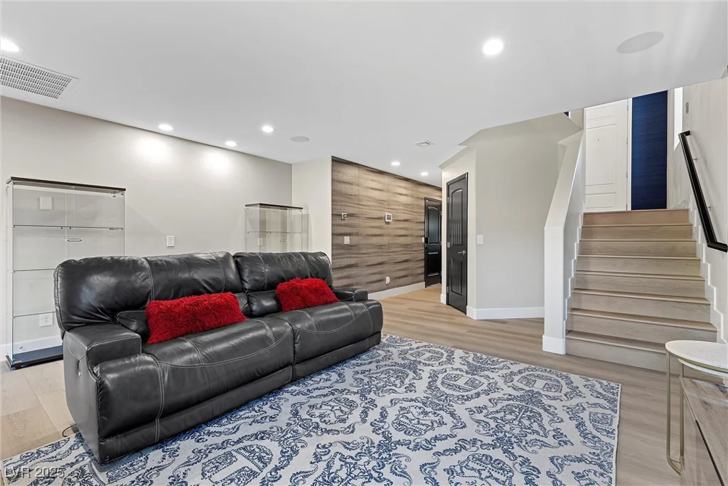 5594 Trilling Bird, Las Vegas, NV 89135