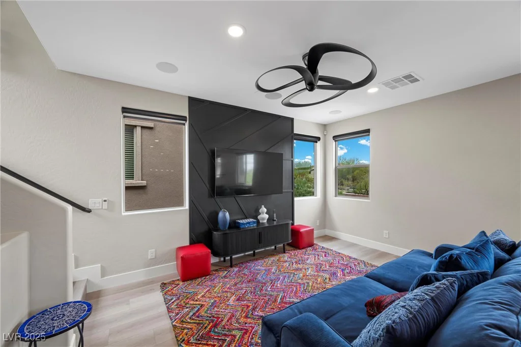 5594 Trilling Bird, Las Vegas, NV 89135