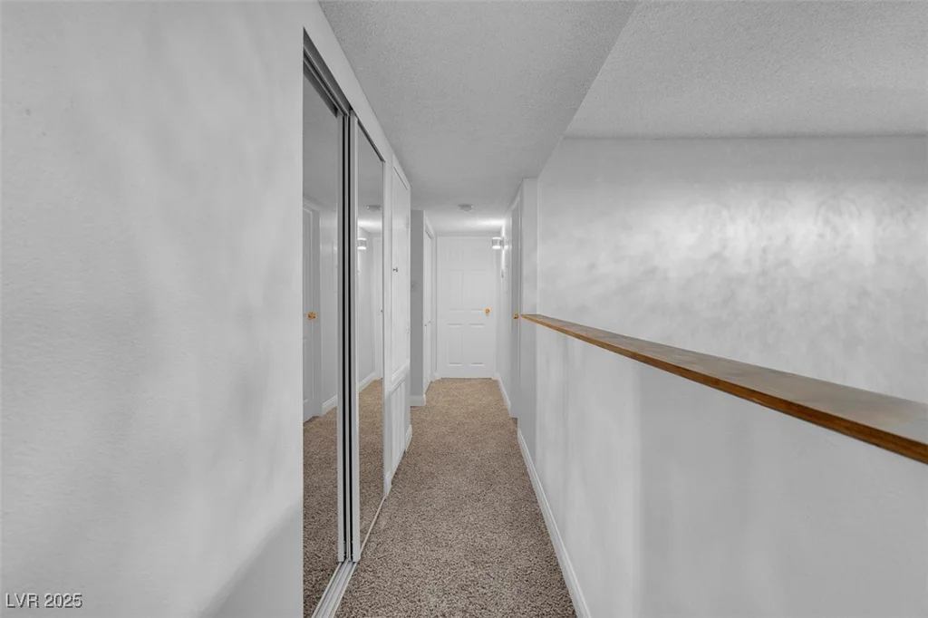 725 Royal Crest, Las Vegas, NV 89169