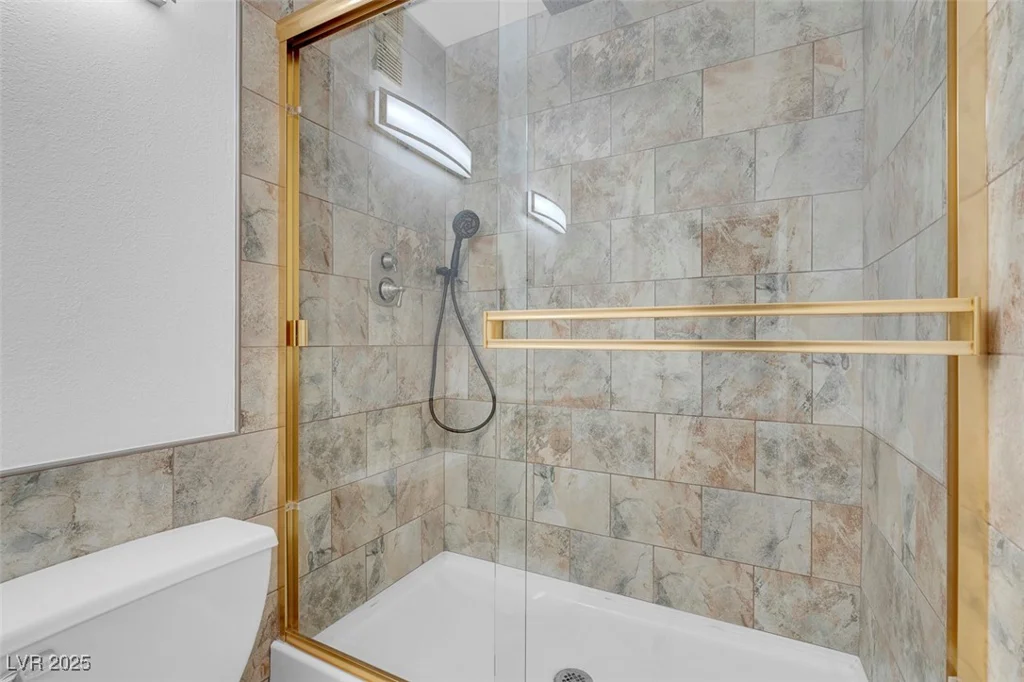 725 Royal Crest, Las Vegas, NV 89169