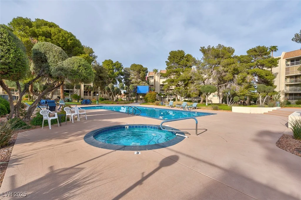 725 Royal Crest, Las Vegas, NV 89169