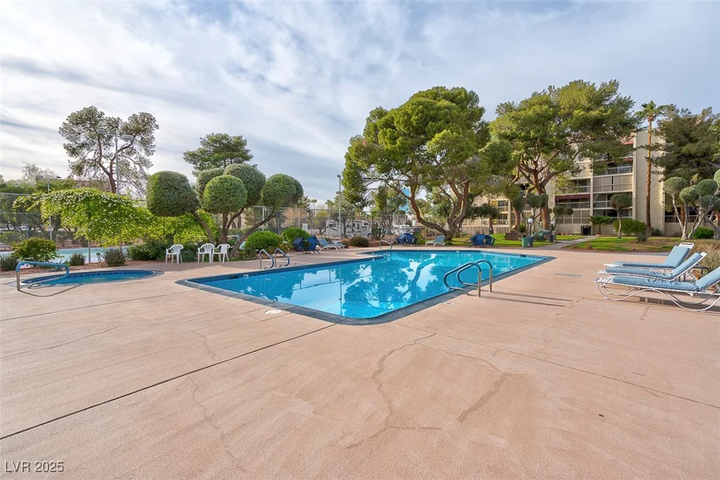 725 Royal Crest, Las Vegas, NV 89169