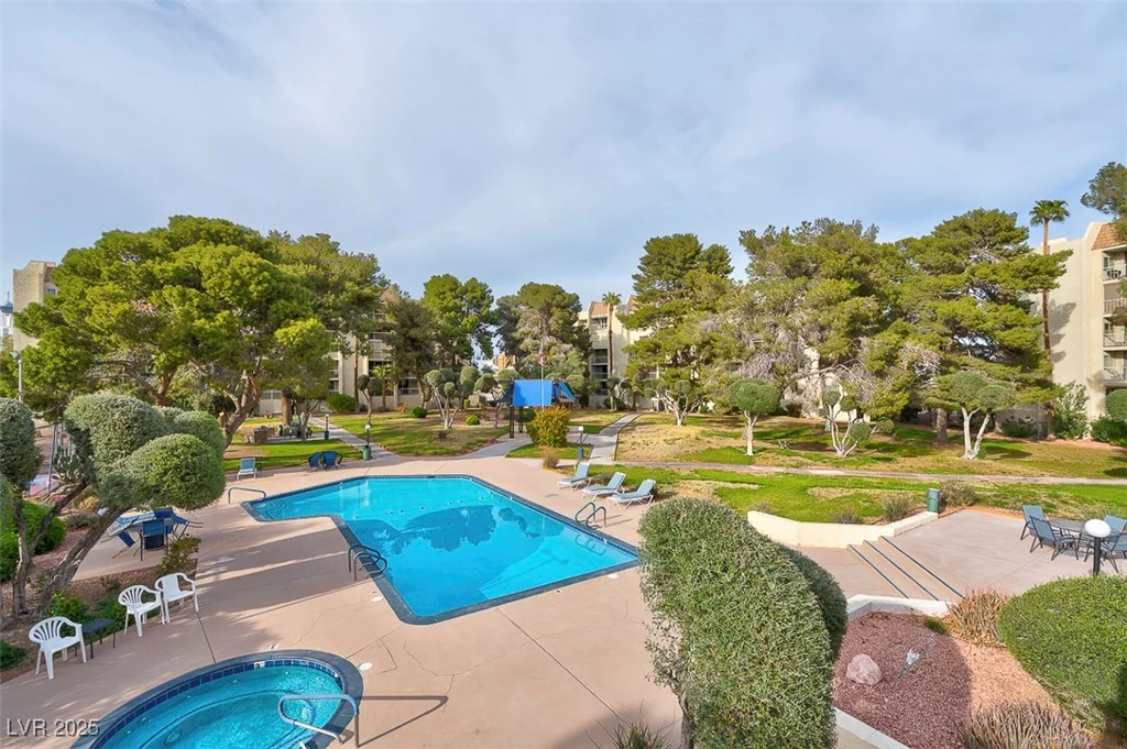 725 Royal Crest, Las Vegas, NV 89169